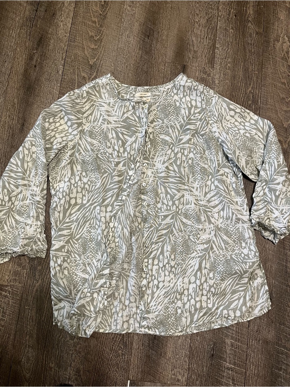 Christian Siriano 100% Linen Green and Creme Tropical Printed Button-Down Blouse